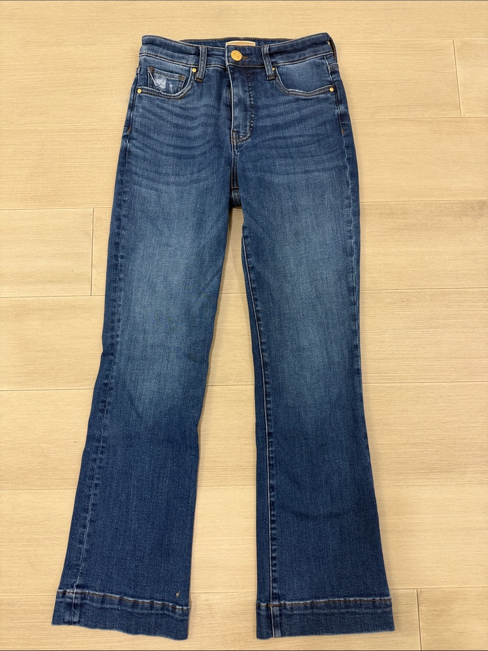 Kut From the Kloth Kelsey High Rise Ankle Flare in Exclusive Wash.
